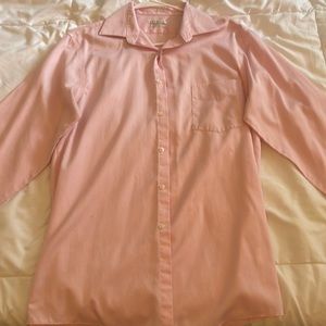 Pink Van Heusen Button up dress shirt. Regular fit